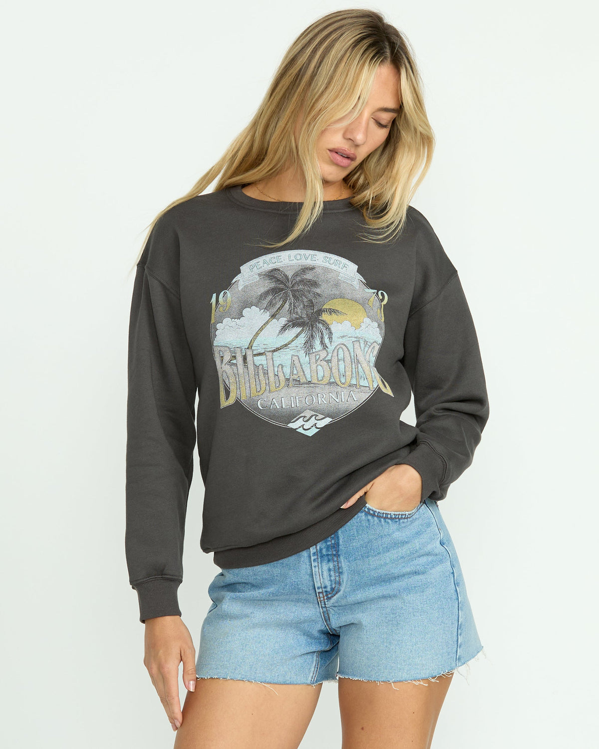 Wonderland Calls Crew Sweatshirt W's